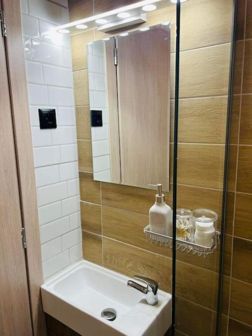 Luxury No4 Apartment In Ladadika Salonicco Esterno foto